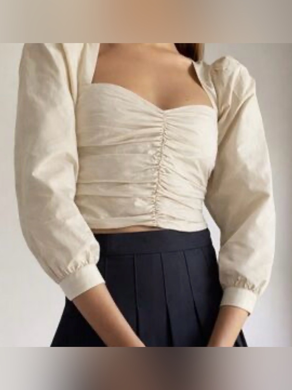Aritzia Sunday Best Petal Blouse Ruched Sweetheart Neckline Puff Sleeves Cream